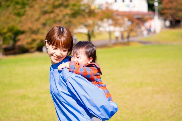 25192152 s - なぜシングルマザーが多い？日本の母子家庭の現状分析