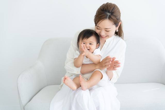 25500275 s - なぜシングルマザーが多い？日本の母子家庭の現状分析